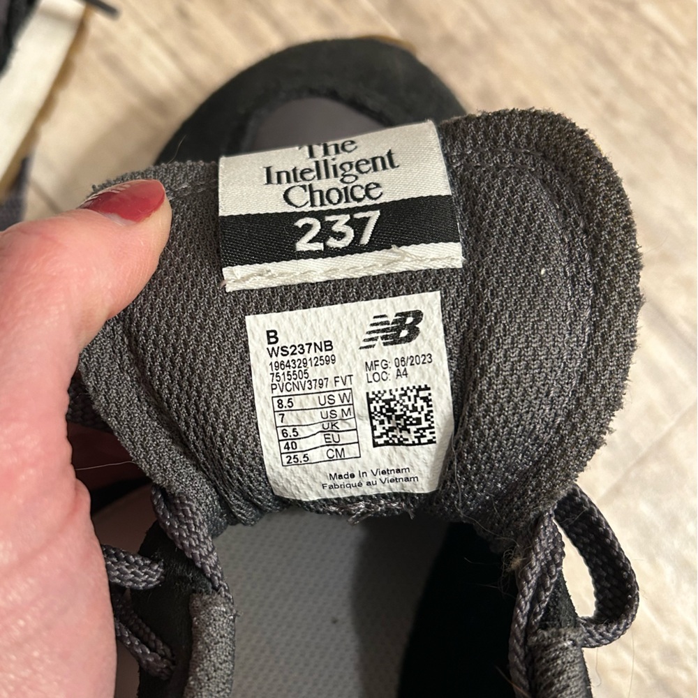 New Balance 237 - Picture 9 of 9